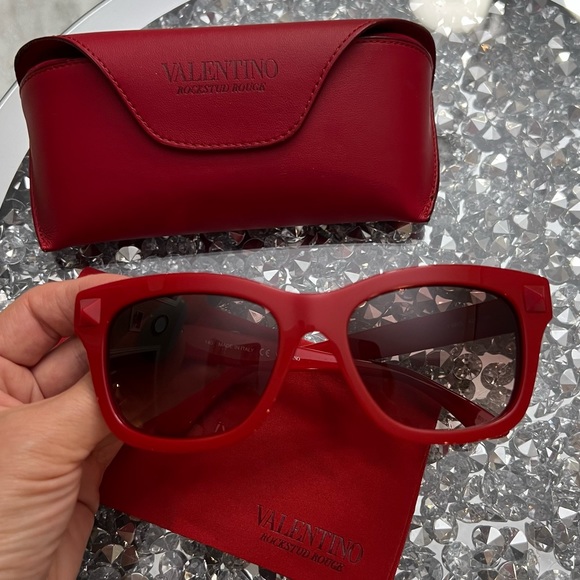 Authentic  ❤️‍🔥Valentino Red Stud 681S Womens Sunglasses - Picture 14 of 16